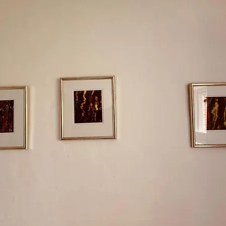 And Cozy Family House At Center Villa