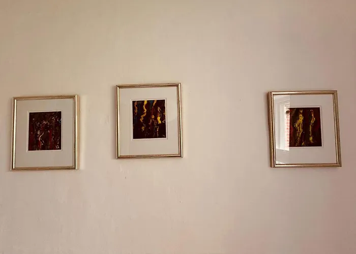 And Cozy Family House At Center Villa